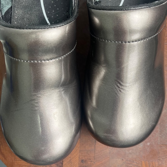 Sanita Metallic Silver Professional Slip Resistant Clogs Size 42 - Picture 9 of 9